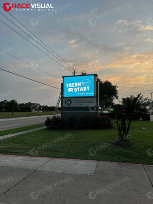 Outdoor LED Display 5000nits P3.9-P10.4 IP65 Front Service 3840Hz